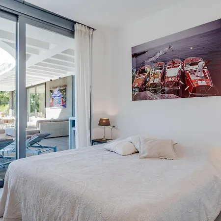 Essence By Interhome